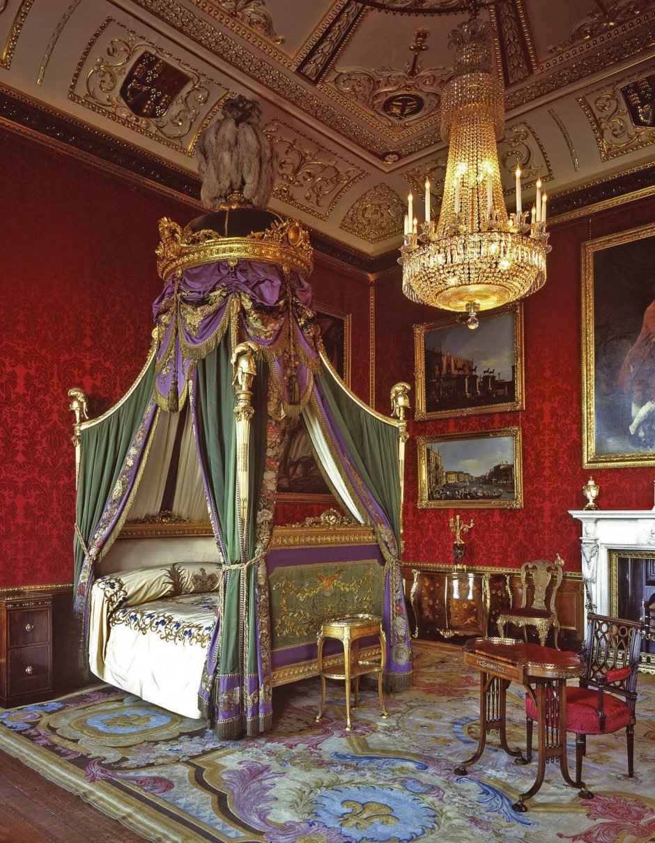 Спальня королевы Елизаветы в Букингемском Дворце