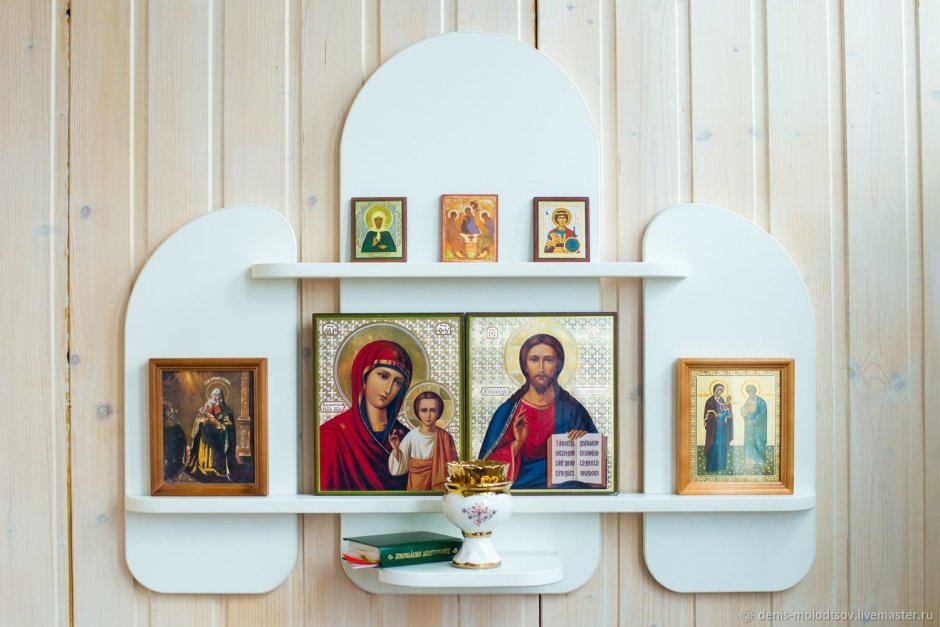 Полка для домашнего иконостаса