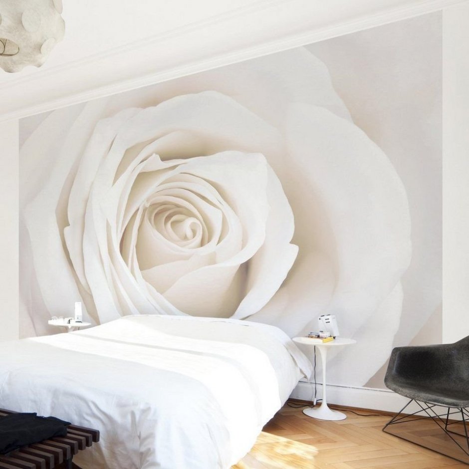 Интерьер спальни с розами