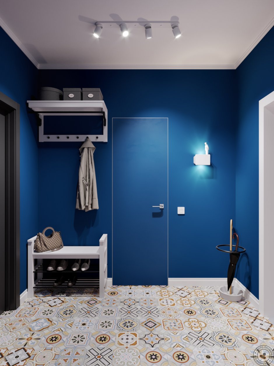 Синий коридор белая мебель