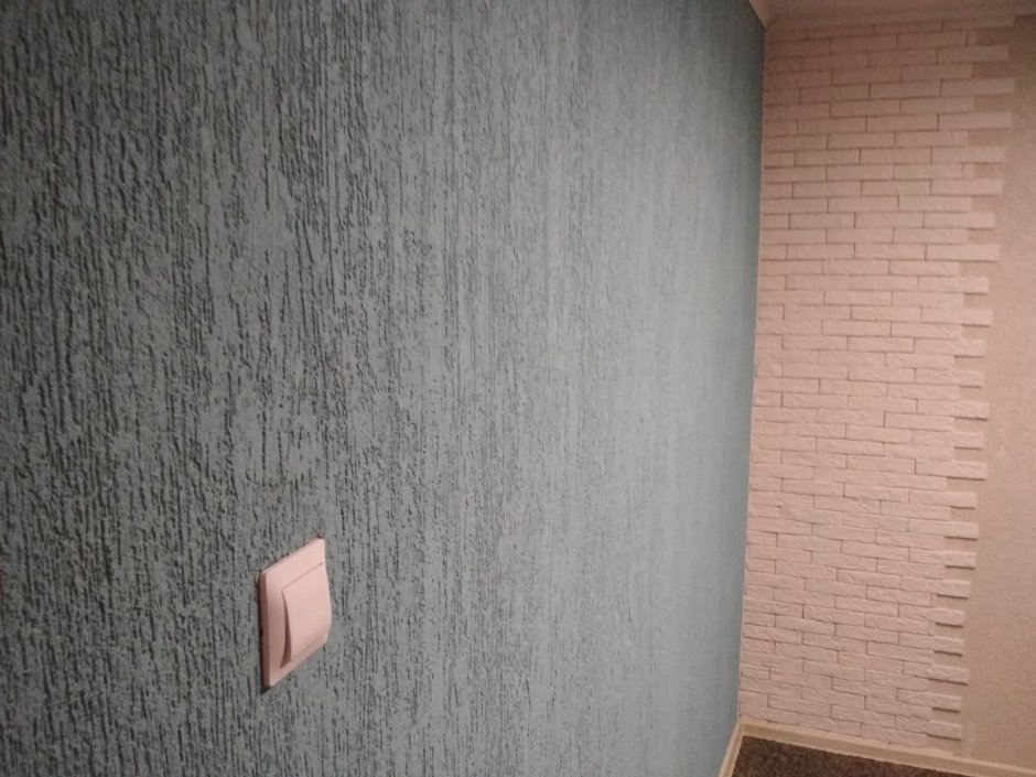 Декоративная штукатурка для внутренней отделки стен в коридоре