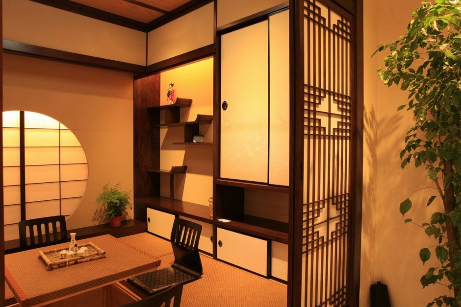 Стол в кабинет в японском стиле