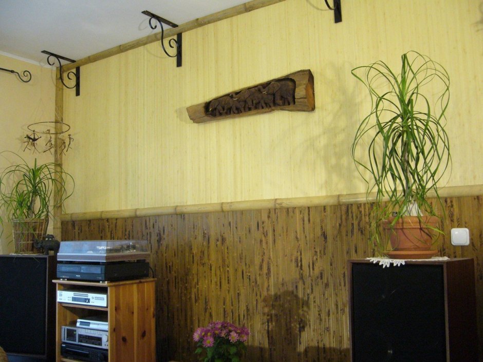 Бамбуковое полотно в интерьере прихожей