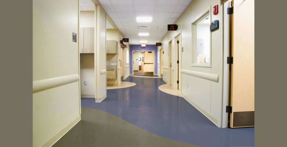 Покраска коридор больницы