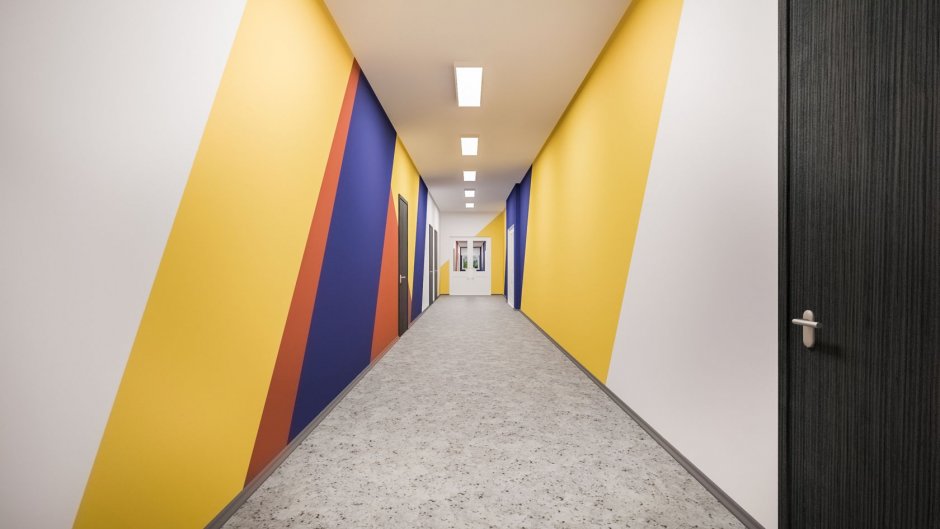 Покраска стен в школьном коридоре