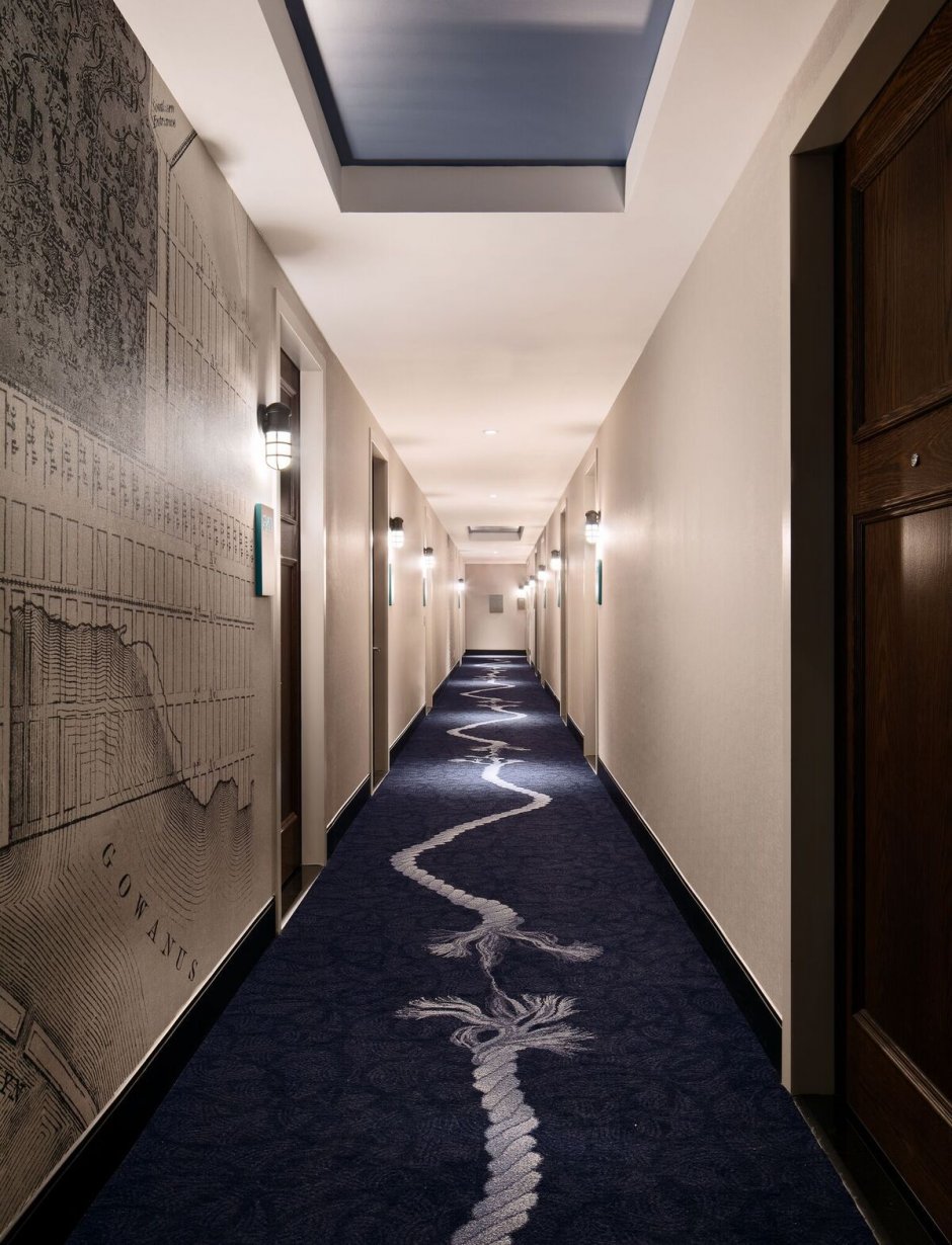 Длинный коридор в гостинице