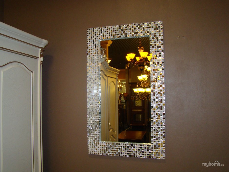 Зеркало декорированное мозаикой