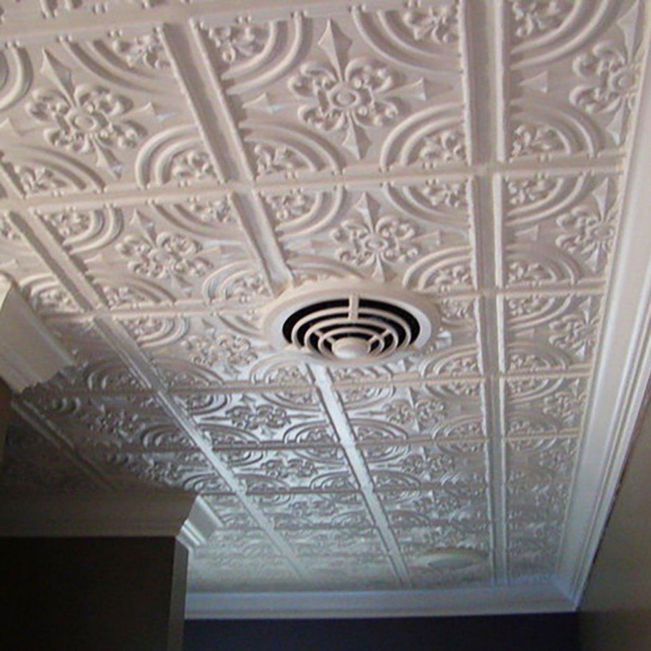Декор потолка потолочной плиткой