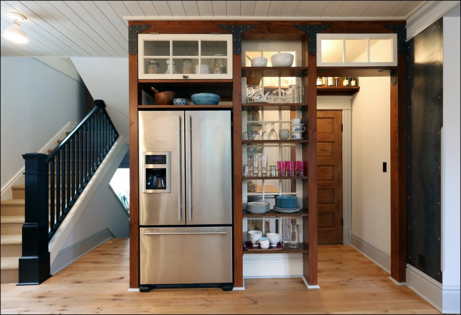 Встроенный шкаф на кухне