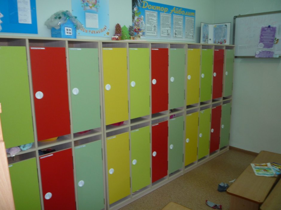 Двухъярусные кабинки в детский сад