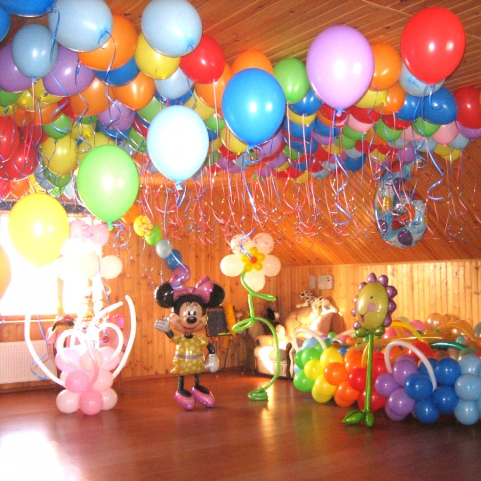 Украшение комнаты воздушными шарами без гелия