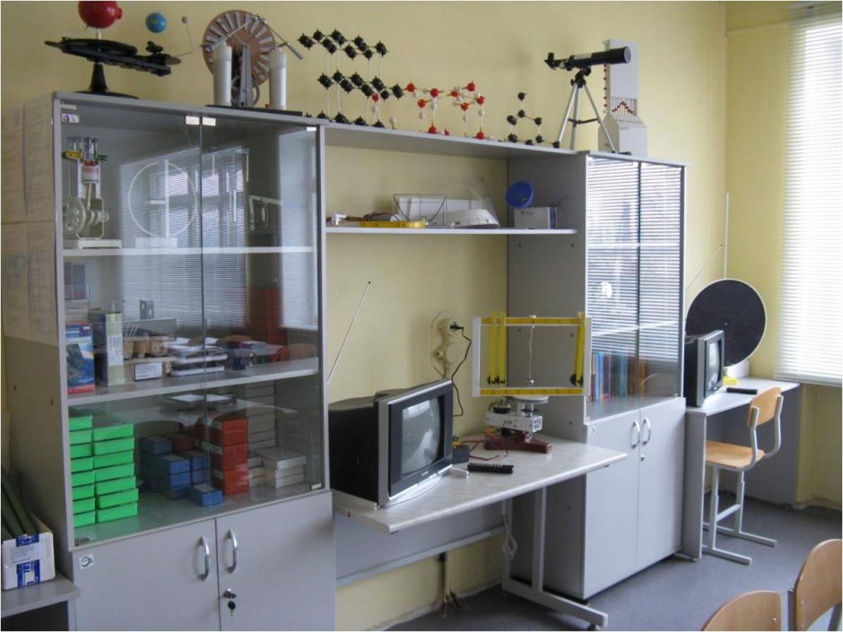 Шкаф лабораторный для кабинета физики