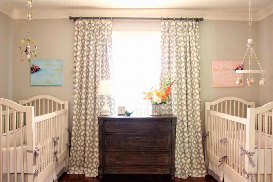 Детская комната для новорождённых двойняшек