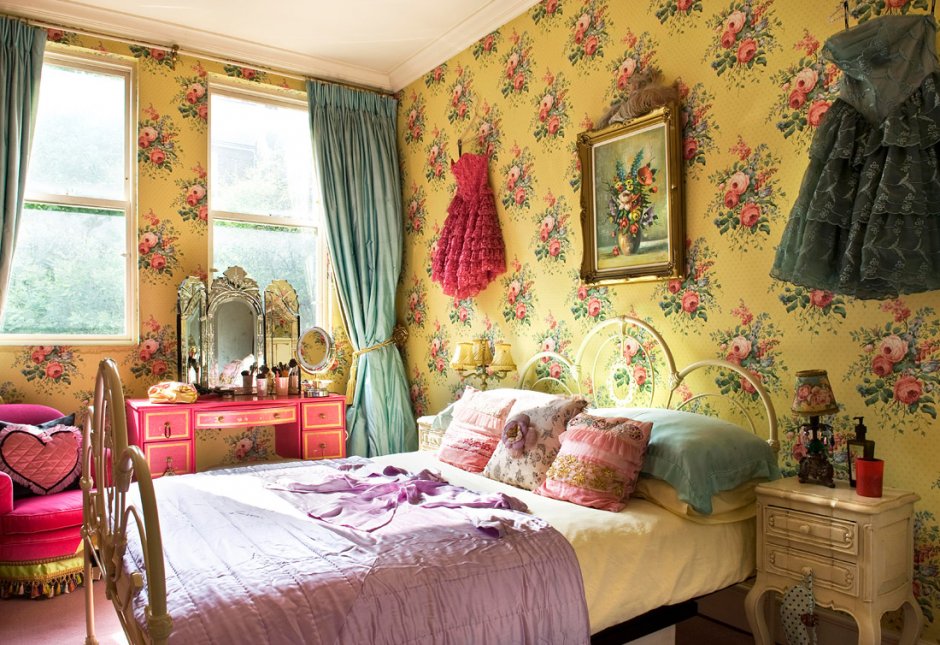 Комната в цветочном стиле