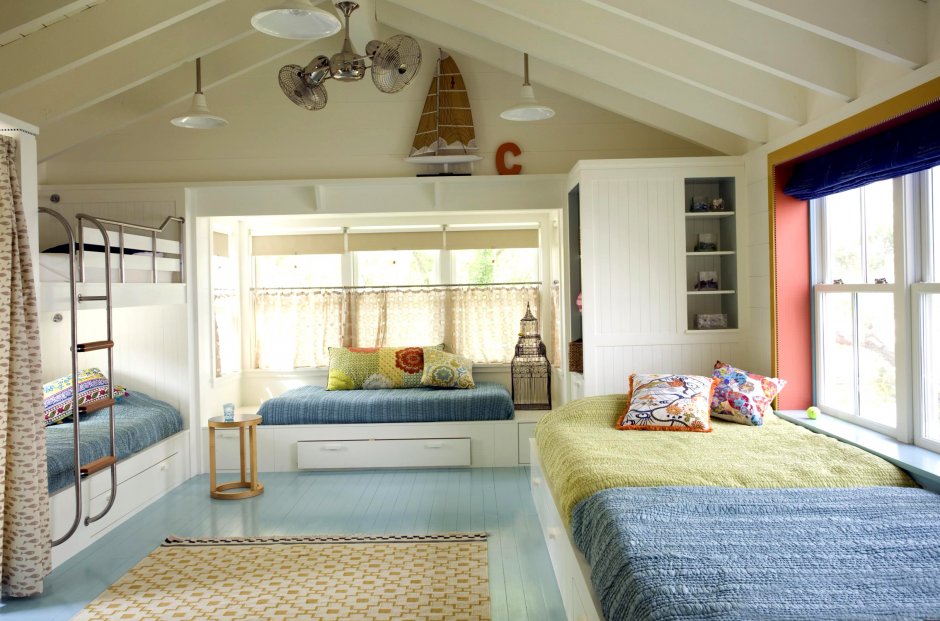 Шторы на мансардном этаже