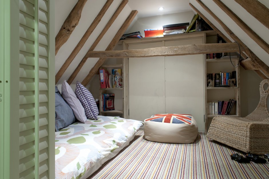 Двухэтажная комната для девочки