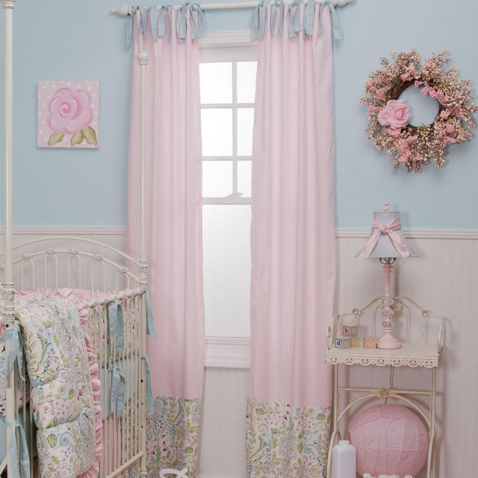 Розовые шторы в детскую комнату