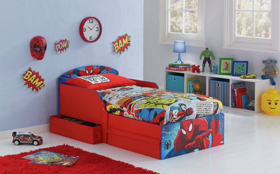 Двухэтажная кровать с человеком пауком