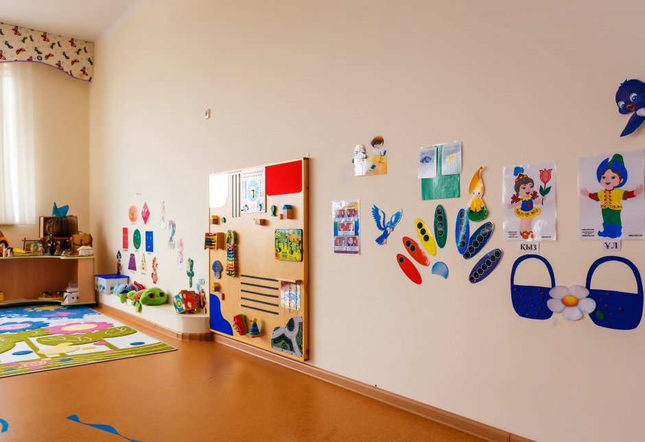 Познавательная стена в детском саду