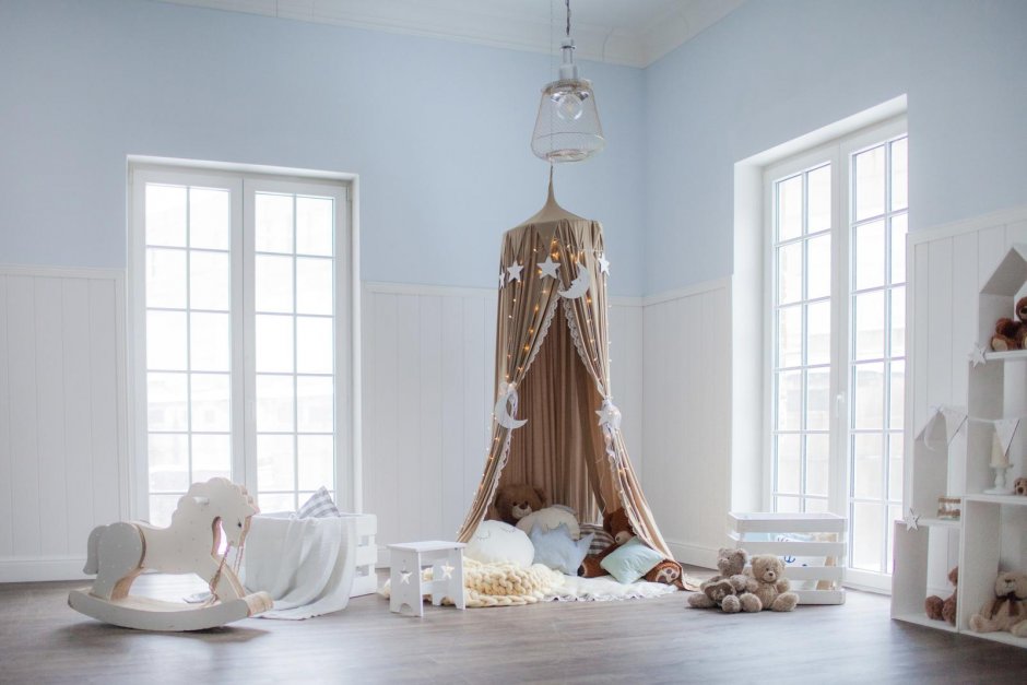 Леона Стейдж зал бэби