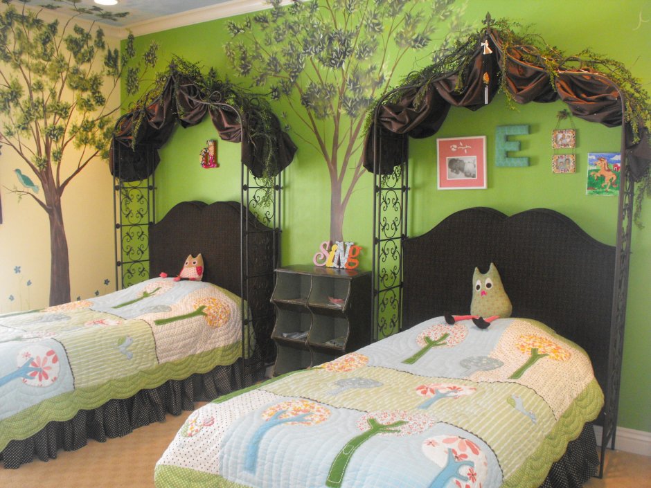 Комната в стиле леса для девочек