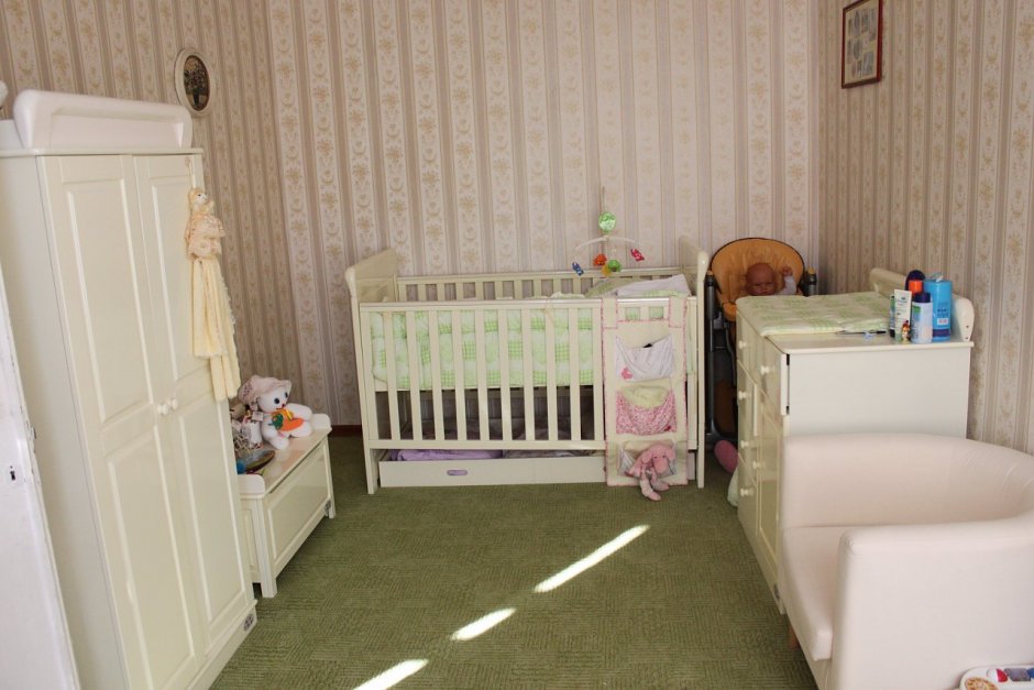 Комната для новорожденных двойняшек мальчика и девочки
