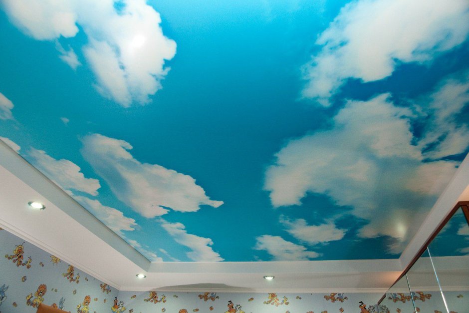 Натяжной потолок облака для детской