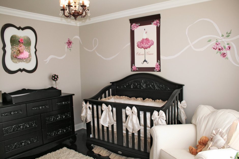 Интерьер детской комнаты в темных тонах для новорожденного