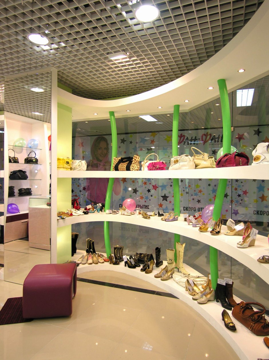 Интерьер детского обувного магазина