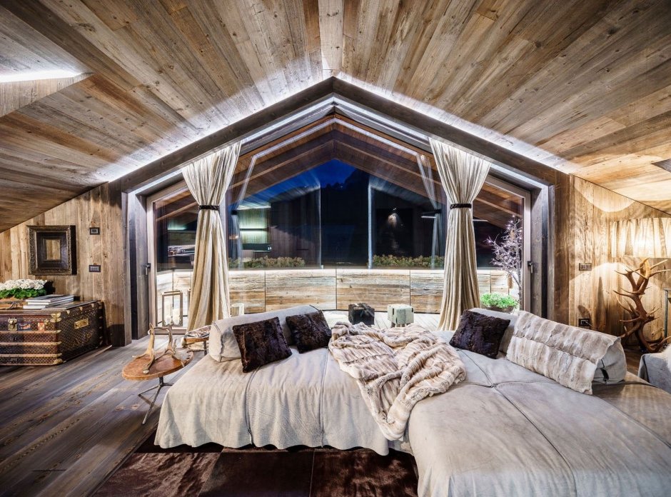 Спальня на мансарде в эко стиле