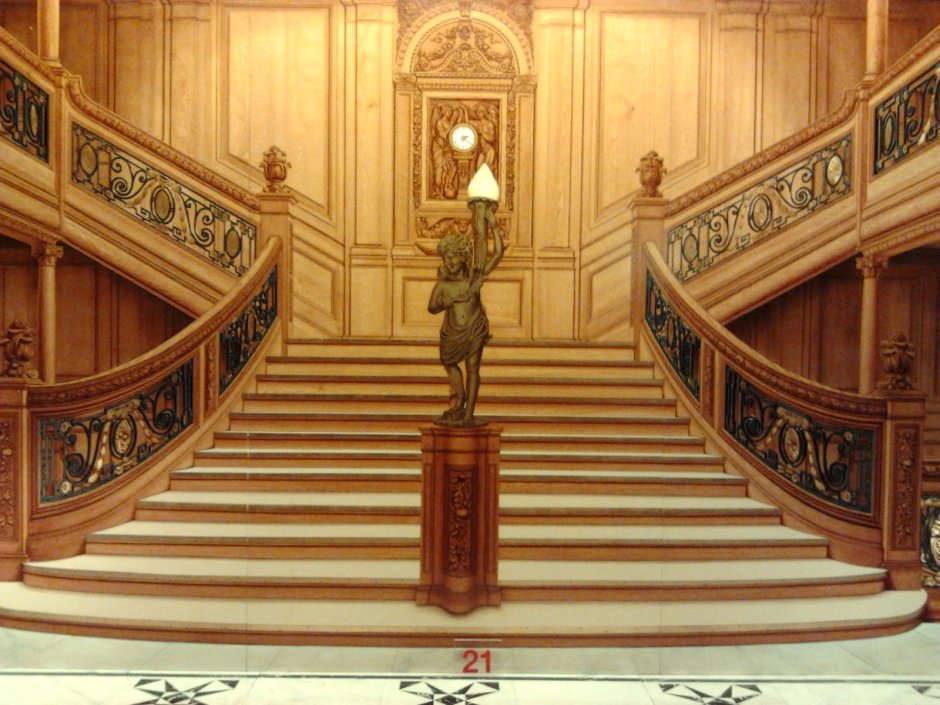 Дворцовая Золотая лестница