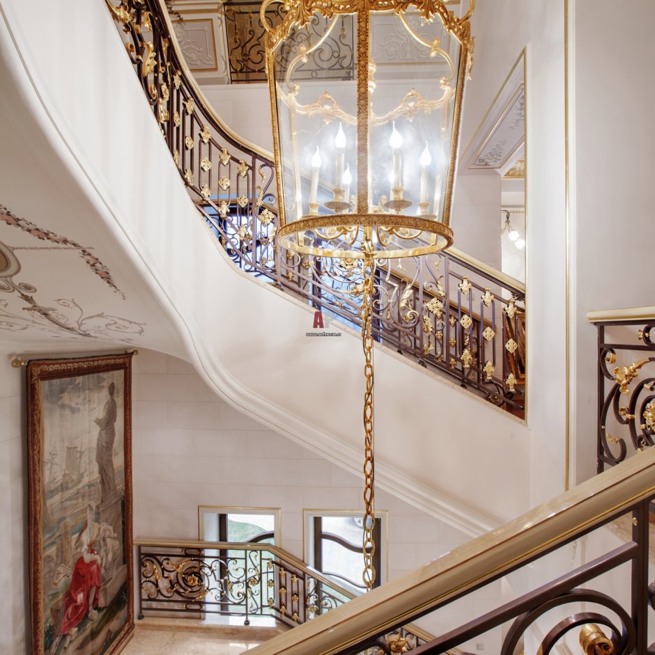 Дворцовый стиль интерьер лестница