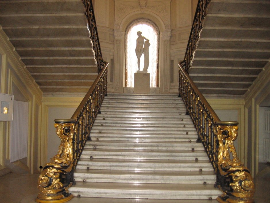Ливадийский дворец парадная лестницы