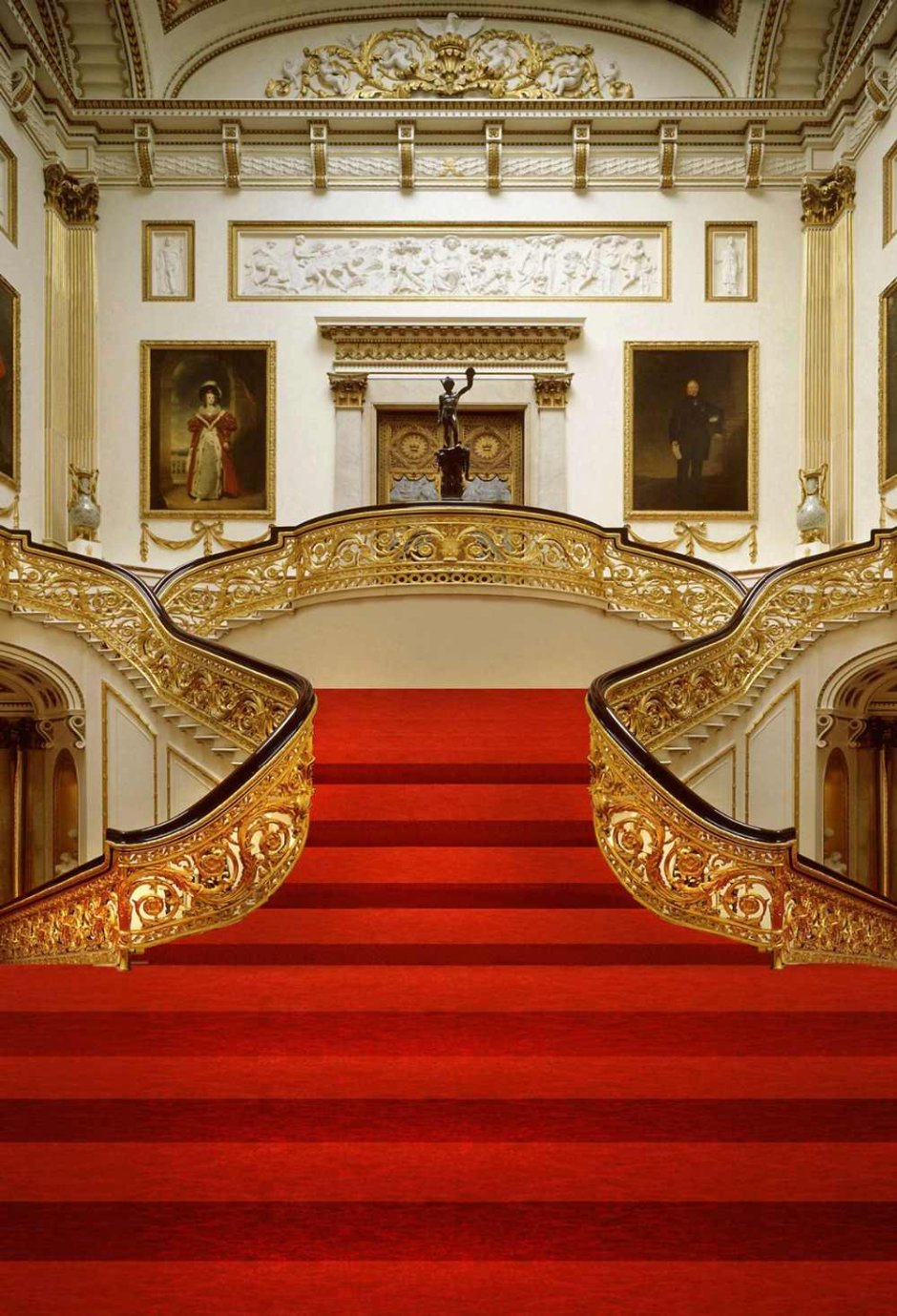 Букингемский дворец интерьеры лестницы
