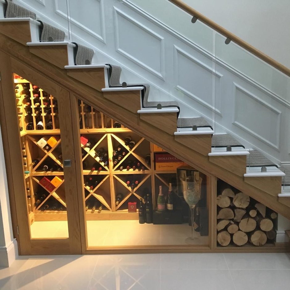Деревянная лестница в стиле Кантри