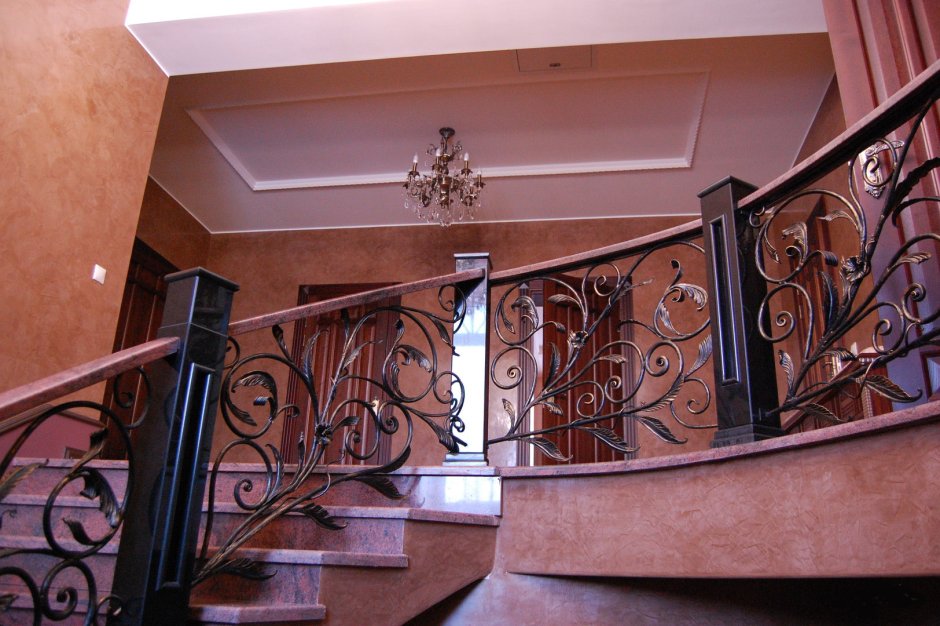 Красивые перила для лестниц в доме