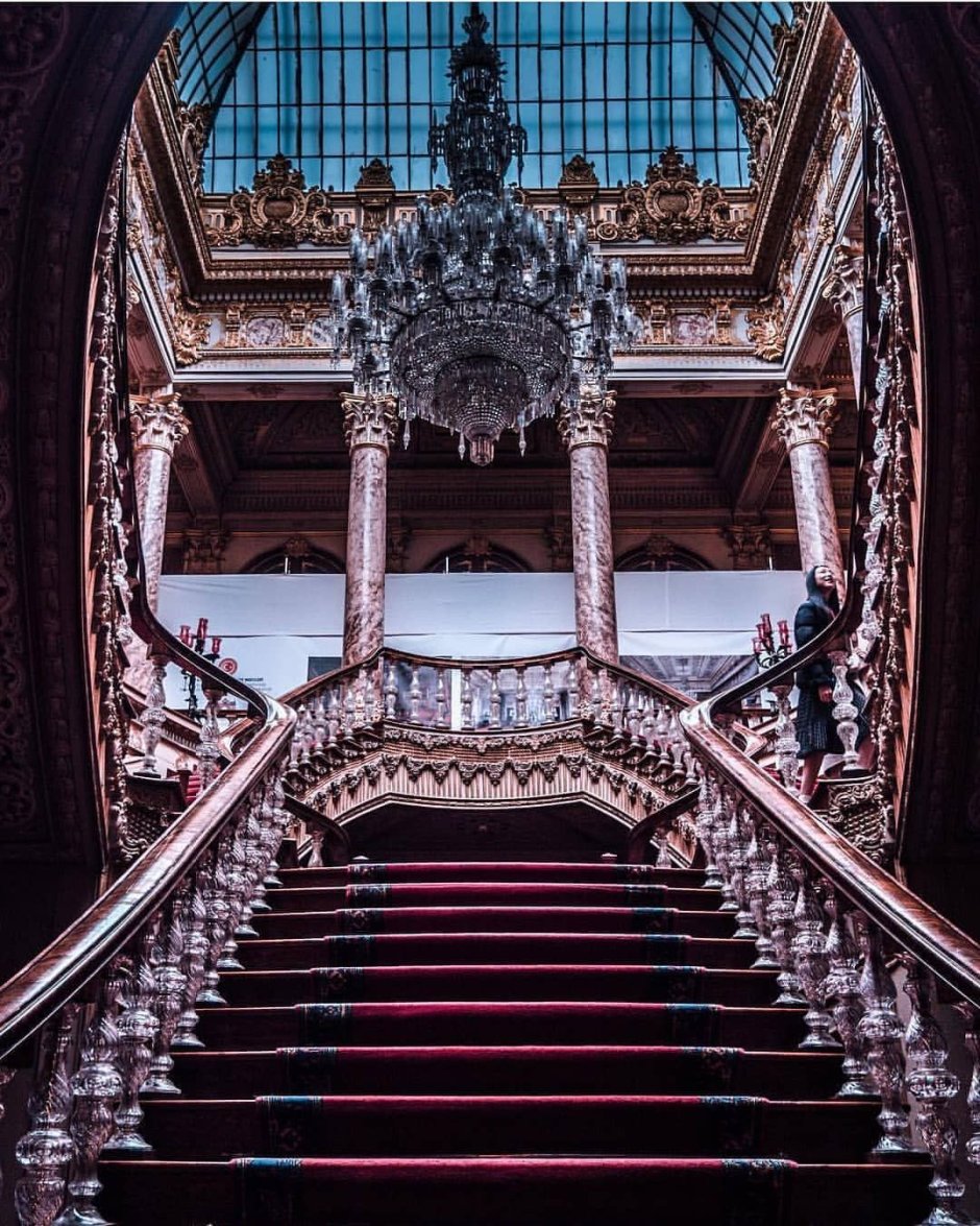 Лестница во Дворце Долмабахче