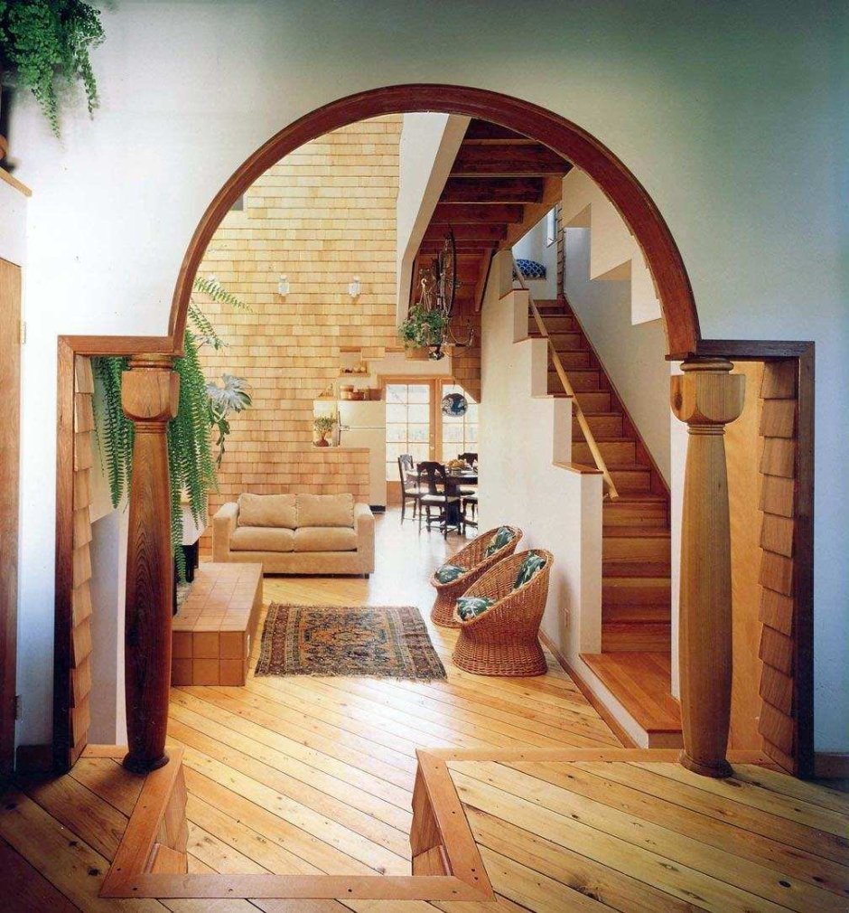 Лестница из дерева в современном стиле