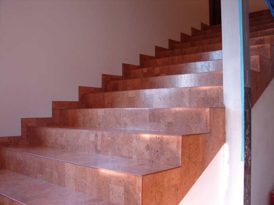 Обшивка лестницы бетонной плиткой