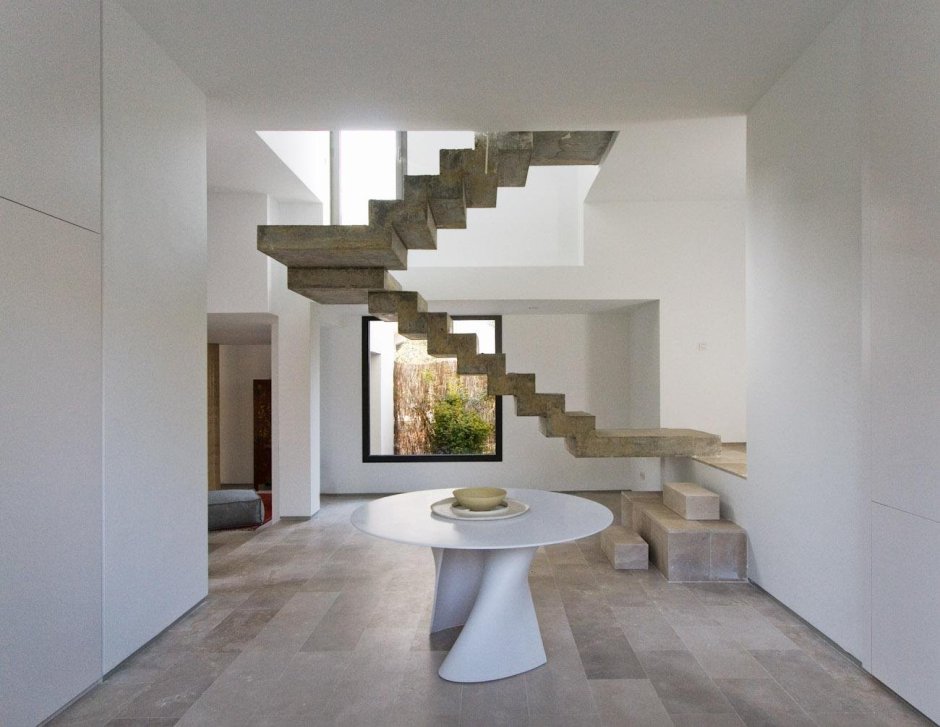 Дизайнерские лестницы из бетона