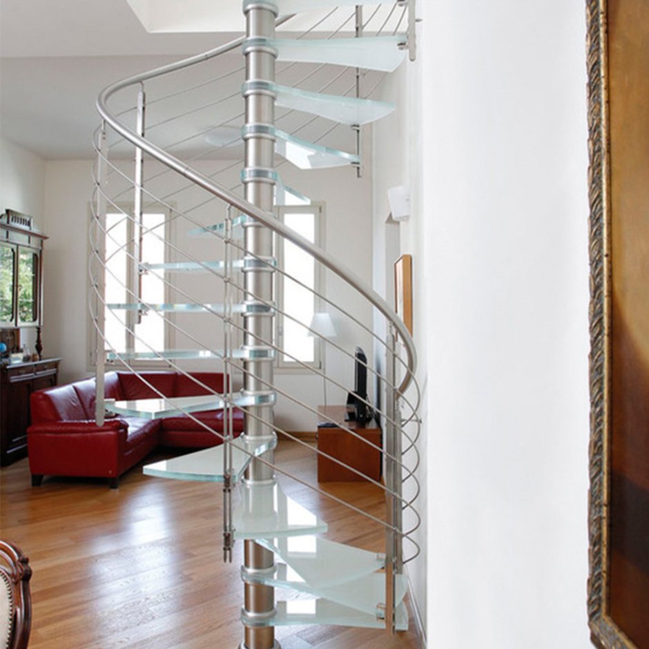 Винтовая лестница со стеклом