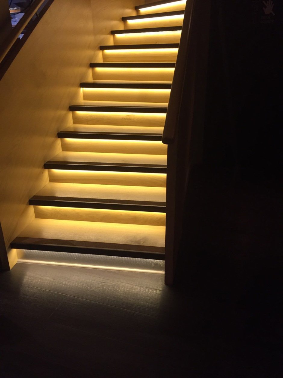 Подсветка лестницы Леруа Мерлен (84 фото)