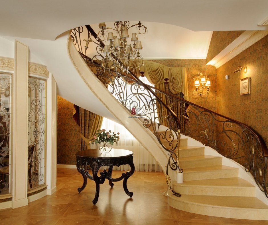 Красивые холлы с лестницами