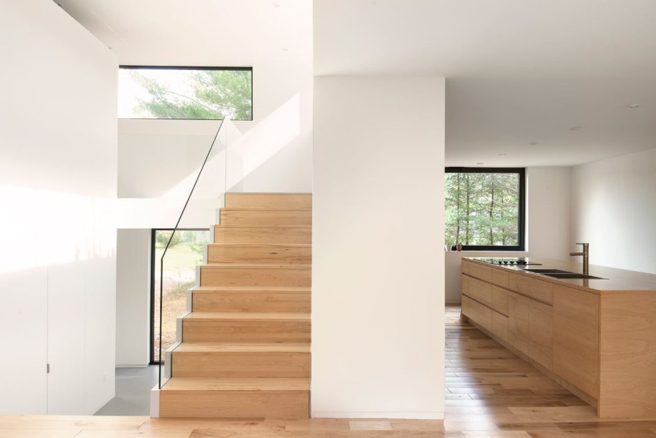 Деревянные дизайнерские лестницы в минимализме