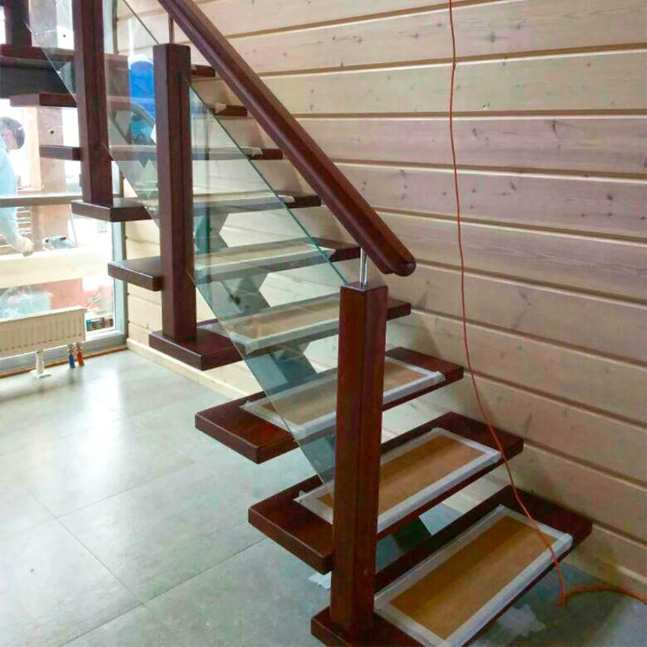 Монокосоур для лестницы