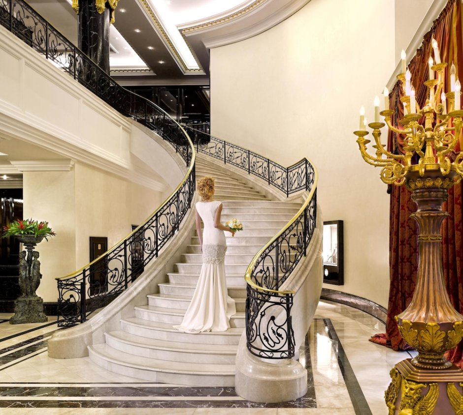 Отель Ритц Карлтон лестница Москва