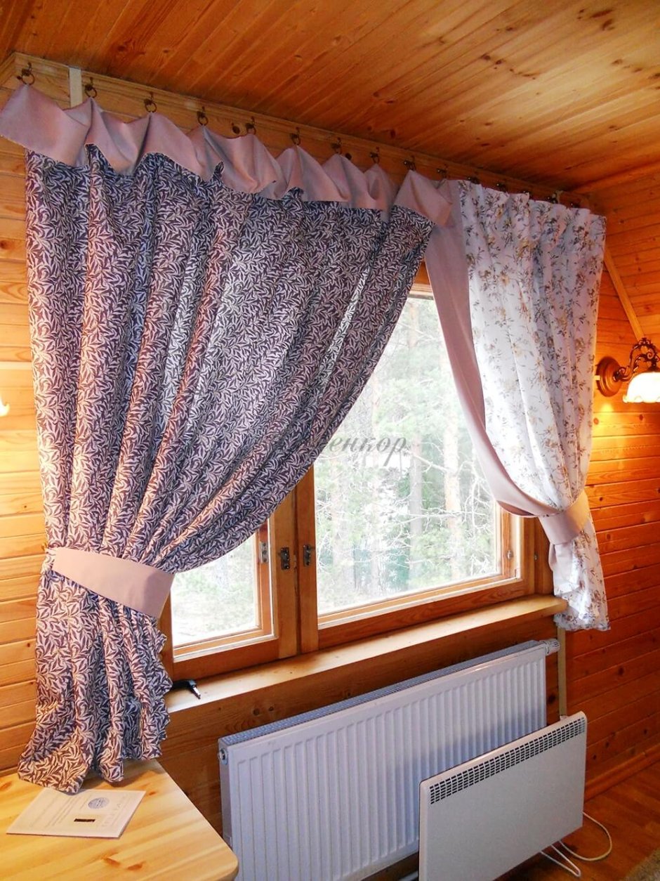 Для древесной дом шторы