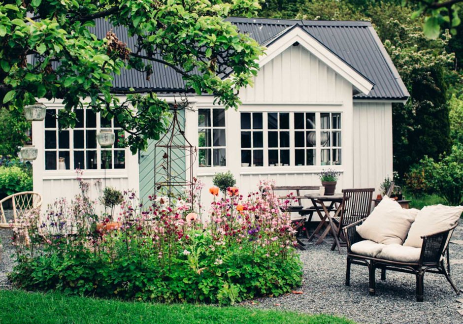 Маленький дачный домик в скандинавском стиле
