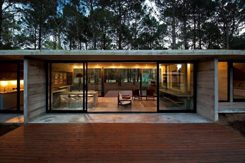 Одноэтажный стеклянный дом