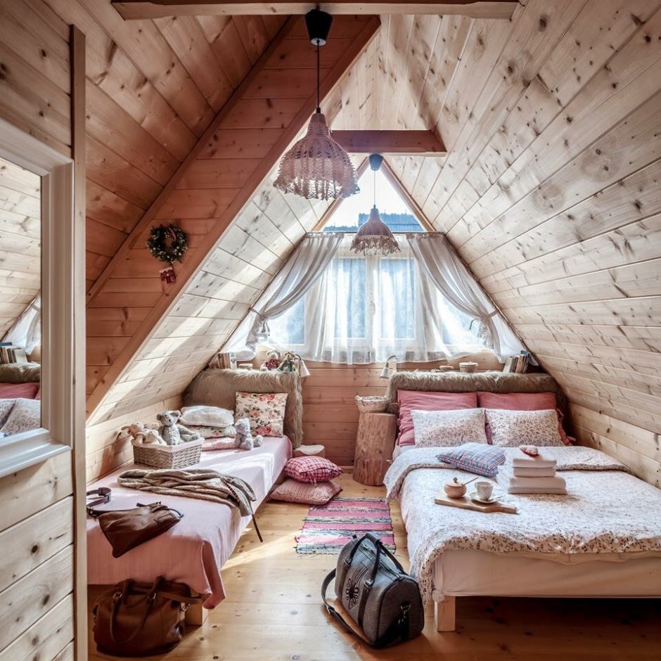 Уютная комната на даче